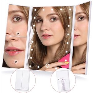 NET! Lighted Makeup Mirror -21pcs LED Touch Screen
